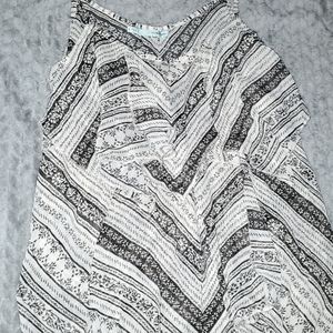 Maurices tank size small flowy